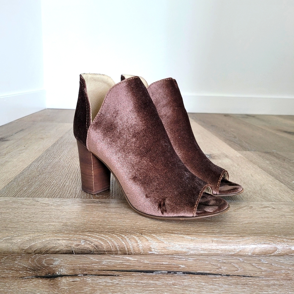 Steve Madden Suede Booties